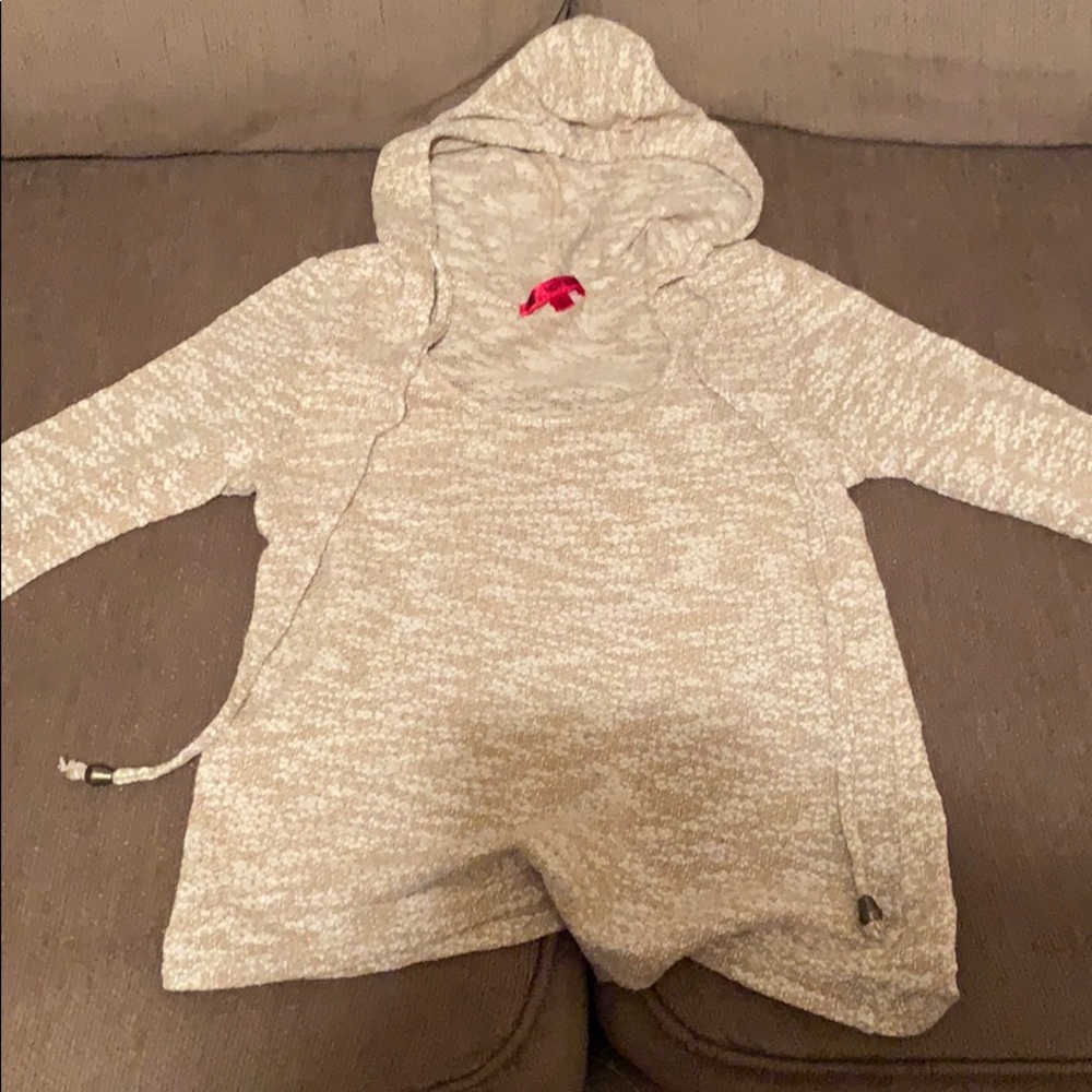 Sweater/Hoodie